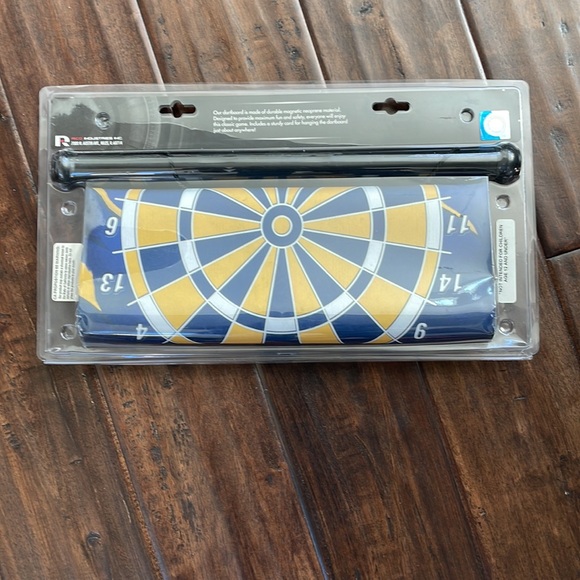 EUC UC Berkeley Magnetic dart game - Picture 2 of 2